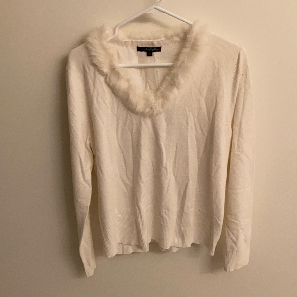 Pierre New York Sz XL White Sweater With Fur Collar Trim
